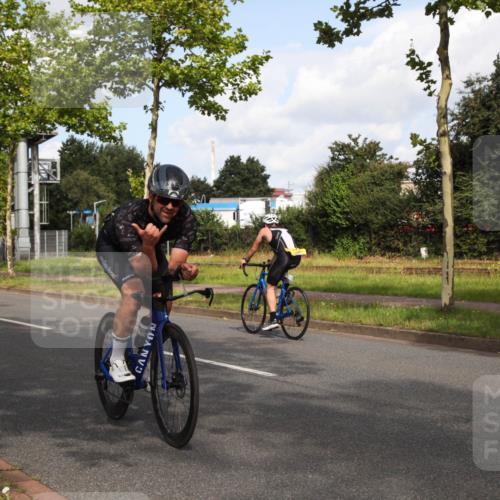 10.08.2025 - GEWOBA Citytriathlon Bremen Yannick Fuchs http://msf.ph/oto/8547044 10.08.2025 10:49:58 Radfahren 147, 408, 432, 441 meine-sportfotos.de