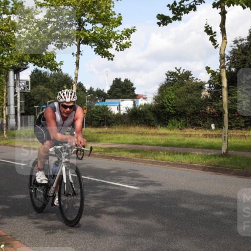 10.08.2025 - GEWOBA Citytriathlon Bremen Yannick Fuchs http://msf.ph/oto/8547054 10.08.2025 10:50:02 Radfahren 147, 406, 408, 432, 441 meine-sportfotos.de