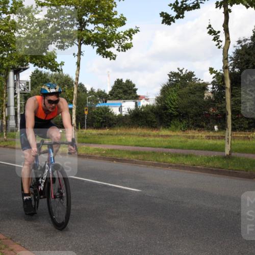 10.08.2025 - GEWOBA Citytriathlon Bremen Yannick Fuchs http://msf.ph/oto/8547063 10.08.2025 10:50:13 Radfahren 161, 406, 409, 426, 428, 432, 441 meine-sportfotos.de