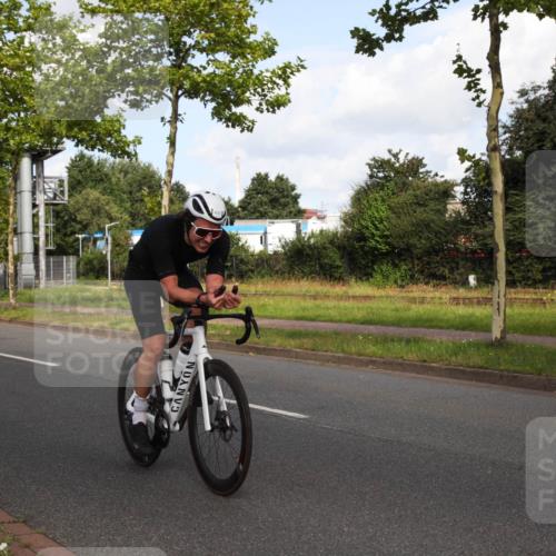 10.08.2025 - GEWOBA Citytriathlon Bremen Yannick Fuchs http://msf.ph/oto/8547077 10.08.2025 10:50:23 Radfahren 97, 161, 389, 406, 409, 426, 428 meine-sportfotos.de