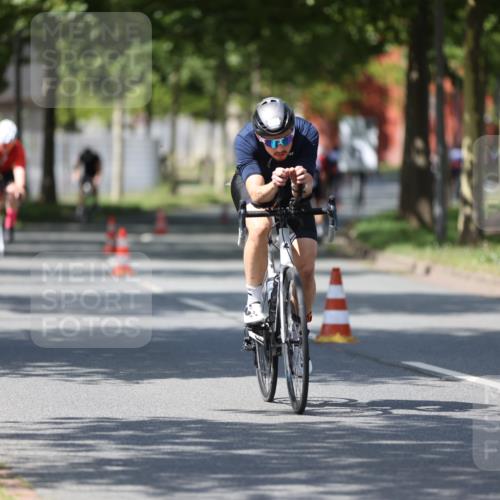 10.08.2025 - GEWOBA Citytriathlon Bremen Yannick Fuchs http://msf.ph/oto/8547095 10.08.2025 13:03:53 Radfahren 574, 576, 676, 685, 753, 812, 823, 908, 965, 1007 meine-sportfotos.de