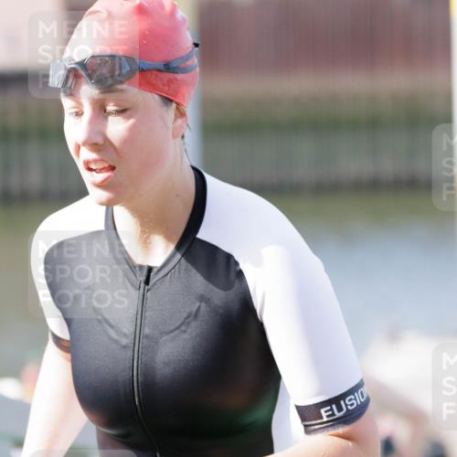 10.08.2025 - GEWOBA Citytriathlon Bremen H.Heesch http://msf.ph/oto/8547097 10.08.2025 10:20:08 Schwimmen 371, 390, 445, 451, 479 meine-sportfotos.de