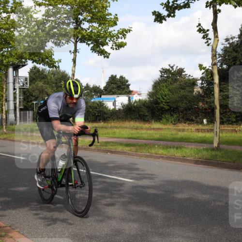 10.08.2025 - GEWOBA Citytriathlon Bremen Yannick Fuchs http://msf.ph/oto/8547109 10.08.2025 10:50:58 Radfahren 181, 370, 371, 377, 473, 508 meine-sportfotos.de