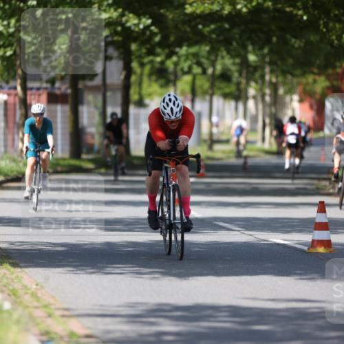 10.08.2025 - GEWOBA Citytriathlon Bremen Yannick Fuchs http://msf.ph/oto/8547115 10.08.2025 13:03:55 Radfahren 574, 576, 605, 625, 676, 685, 753, 812, 823, 908, 965, 1007 meine-sportfotos.de