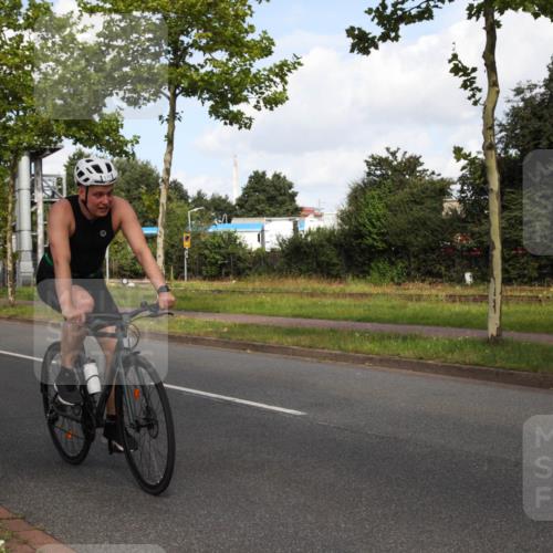 10.08.2025 - GEWOBA Citytriathlon Bremen Yannick Fuchs http://msf.ph/oto/8547116 10.08.2025 10:51:04 Radfahren 181, 370, 371, 377, 421, 473, 508 meine-sportfotos.de