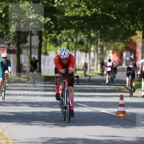 10.08.2025 - GEWOBA Citytriathlon Bremen Yannick Fuchs http://msf.ph/oto/8547119 10.08.2025 13:03:55 Radfahren 574, 576, 605, 625, 676, 685, 753, 812, 823, 908, 965, 1007 meine-sportfotos.de