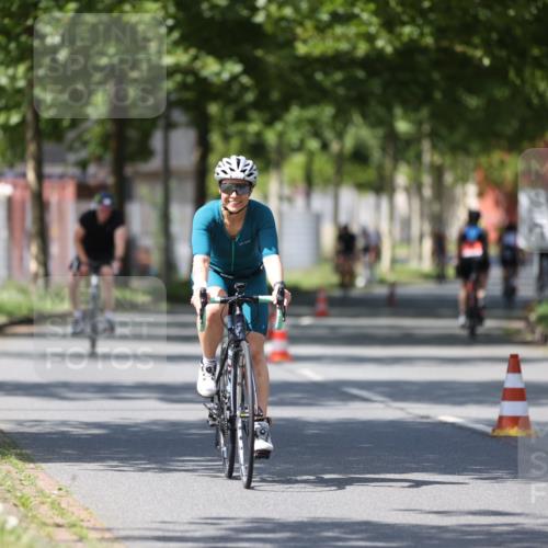 10.08.2025 - GEWOBA Citytriathlon Bremen Yannick Fuchs http://msf.ph/oto/8547130 10.08.2025 13:03:57 Radfahren 574, 576, 605, 625, 676, 685, 697, 753, 786, 812, 908, 963, 965, 1007 meine-sportfotos.de
