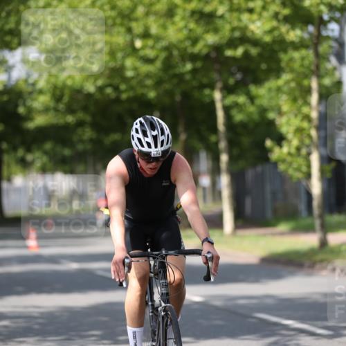 10.08.2025 - GEWOBA Citytriathlon Bremen Yannick Fuchs http://msf.ph/oto/8547135 10.08.2025 12:09:35 Radfahren 611, 633, 674, 697, 703, 814, 880 meine-sportfotos.de