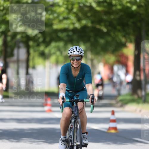 10.08.2025 - GEWOBA Citytriathlon Bremen Yannick Fuchs http://msf.ph/oto/8547137 10.08.2025 13:03:57 Radfahren 574, 576, 605, 625, 676, 685, 697, 753, 786, 812, 908, 963, 965, 1007 meine-sportfotos.de