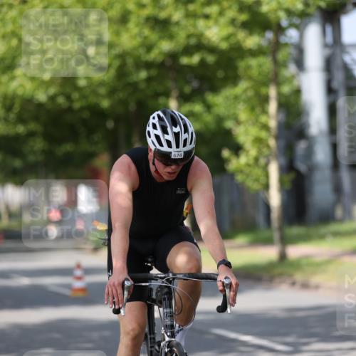 10.08.2025 - GEWOBA Citytriathlon Bremen Yannick Fuchs http://msf.ph/oto/8547139 10.08.2025 12:09:35 Radfahren 611, 633, 674, 697, 703, 814, 880 meine-sportfotos.de