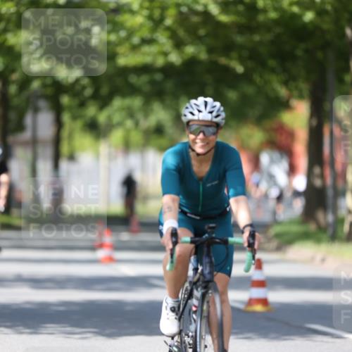 10.08.2025 - GEWOBA Citytriathlon Bremen Yannick Fuchs http://msf.ph/oto/8547143 10.08.2025 13:03:58 Radfahren 574, 576, 605, 625, 676, 685, 697, 753, 786, 812, 908, 963, 965, 1007 meine-sportfotos.de