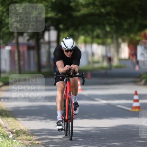 10.08.2025 - GEWOBA Citytriathlon Bremen Yannick Fuchs http://msf.ph/oto/8547150 10.08.2025 12:09:40 Radfahren 633, 674, 688, 697, 703, 814, 849 meine-sportfotos.de