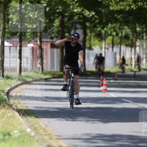 10.08.2025 - GEWOBA Citytriathlon Bremen Yannick Fuchs http://msf.ph/oto/8547151 10.08.2025 13:03:59 Radfahren 574, 576, 605, 625, 676, 685, 697, 753, 786, 908, 946, 963, 965, 1007 meine-sportfotos.de