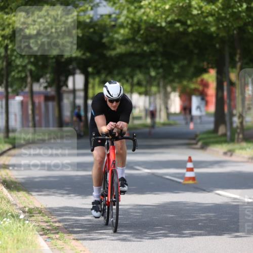 10.08.2025 - GEWOBA Citytriathlon Bremen Yannick Fuchs http://msf.ph/oto/8547155 10.08.2025 12:09:40 Radfahren 633, 674, 688, 697, 703, 814, 849 meine-sportfotos.de