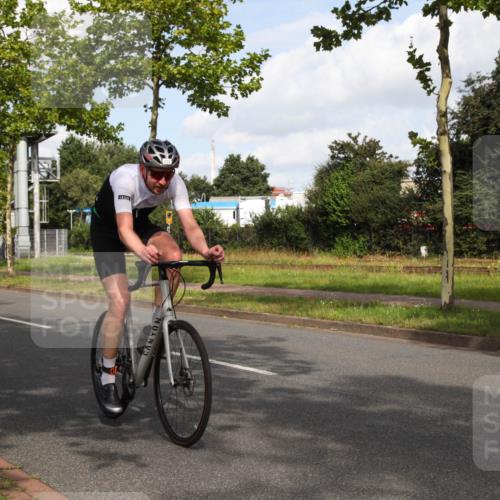 10.08.2025 - GEWOBA Citytriathlon Bremen Yannick Fuchs http://msf.ph/oto/8547167 10.08.2025 10:51:44 Radfahren 121, 241, 384, 483 meine-sportfotos.de