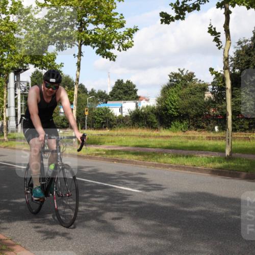 10.08.2025 - GEWOBA Citytriathlon Bremen Yannick Fuchs http://msf.ph/oto/8547171 10.08.2025 10:51:46 Radfahren 71, 121, 241, 384, 476, 483 meine-sportfotos.de