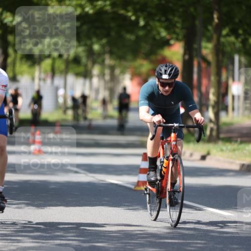 10.08.2025 - GEWOBA Citytriathlon Bremen Yannick Fuchs http://msf.ph/oto/8547173 10.08.2025 13:04:04 Radfahren 574, 576, 605, 625, 640, 676, 685, 697, 760, 769, 786, 908, 946, 963, 965, 1007, 1013, 1036 meine-sportfotos.de
