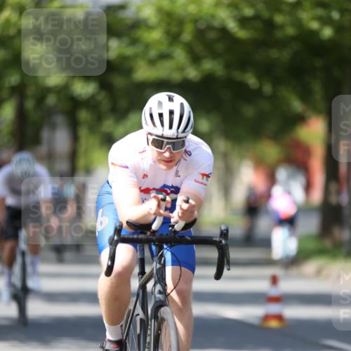 10.08.2025 - GEWOBA Citytriathlon Bremen Yannick Fuchs http://msf.ph/oto/8547175 10.08.2025 13:04:05 Radfahren 574, 576, 605, 625, 640, 676, 685, 697, 760, 769, 786, 946, 960, 963, 965, 1013, 1036 meine-sportfotos.de