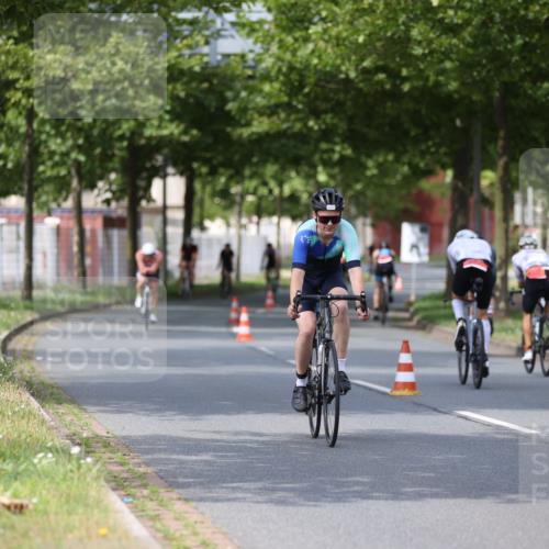 10.08.2025 - GEWOBA Citytriathlon Bremen Yannick Fuchs http://msf.ph/oto/8547177 10.08.2025 12:09:46 Radfahren 586, 628, 674, 688, 697, 703, 732, 830, 849 meine-sportfotos.de
