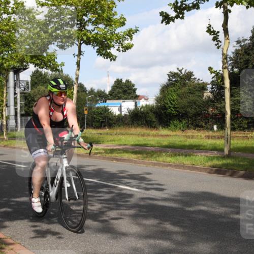 10.08.2025 - GEWOBA Citytriathlon Bremen Yannick Fuchs http://msf.ph/oto/8547185 10.08.2025 10:52:02 Radfahren 71, 121, 476 meine-sportfotos.de