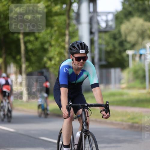 10.08.2025 - GEWOBA Citytriathlon Bremen Yannick Fuchs http://msf.ph/oto/8547186 10.08.2025 12:09:47 Radfahren 586, 628, 674, 688, 697, 703, 732, 830, 849 meine-sportfotos.de