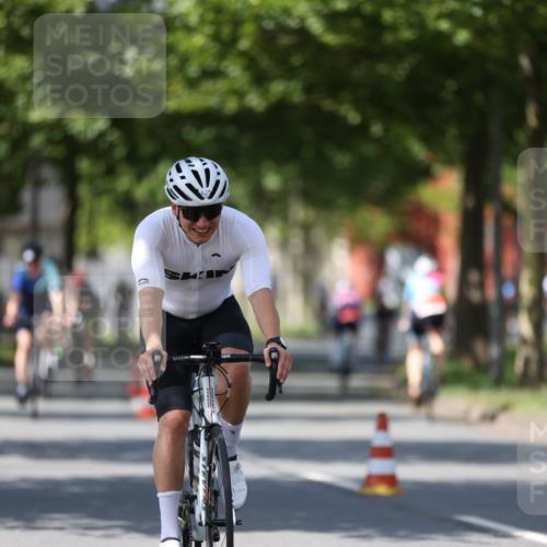 10.08.2025 - GEWOBA Citytriathlon Bremen Yannick Fuchs http://msf.ph/oto/8547190 10.08.2025 13:04:06 Radfahren 574, 576, 605, 625, 640, 676, 685, 697, 760, 769, 786, 946, 960, 963, 965, 1013, 1036 meine-sportfotos.de
