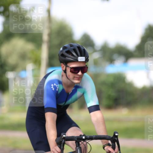10.08.2025 - GEWOBA Citytriathlon Bremen Yannick Fuchs http://msf.ph/oto/8547195 10.08.2025 12:09:47 Radfahren 586, 628, 674, 688, 697, 703, 732, 830, 849 meine-sportfotos.de