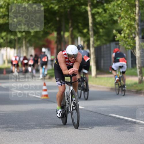 10.08.2025 - GEWOBA Citytriathlon Bremen Yannick Fuchs http://msf.ph/oto/8547202 10.08.2025 12:09:49 Radfahren 586, 607, 628, 688, 697, 703, 732, 830, 849 meine-sportfotos.de
