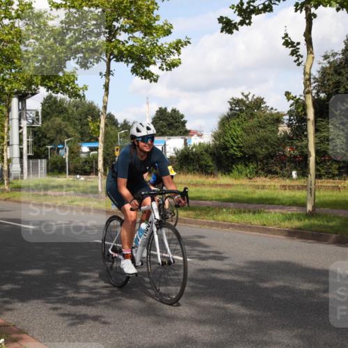 10.08.2025 - GEWOBA Citytriathlon Bremen Yannick Fuchs http://msf.ph/oto/8547207 10.08.2025 10:52:17 Radfahren 137, 349, 355, 390, 392, 394, 479 meine-sportfotos.de