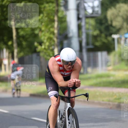 10.08.2025 - GEWOBA Citytriathlon Bremen Yannick Fuchs http://msf.ph/oto/8547208 10.08.2025 12:09:50 Radfahren 586, 607, 628, 688, 697, 703, 732, 830, 849 meine-sportfotos.de