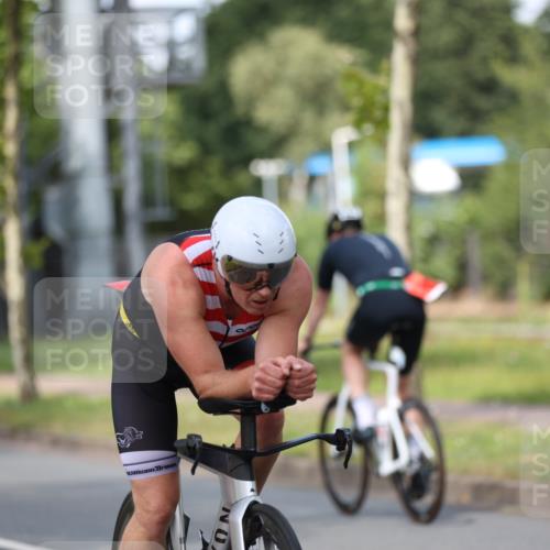 10.08.2025 - GEWOBA Citytriathlon Bremen Yannick Fuchs http://msf.ph/oto/8547212 10.08.2025 12:09:50 Radfahren 586, 607, 628, 688, 697, 703, 732, 830, 849 meine-sportfotos.de