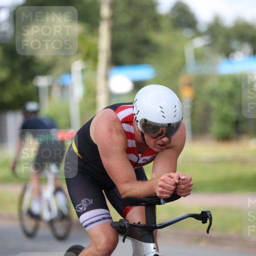 10.08.2025 - GEWOBA Citytriathlon Bremen Yannick Fuchs http://msf.ph/oto/8547215 10.08.2025 12:09:50 Radfahren 586, 607, 628, 688, 697, 703, 732, 830, 849 meine-sportfotos.de