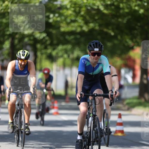 10.08.2025 - GEWOBA Citytriathlon Bremen Yannick Fuchs http://msf.ph/oto/8547219 10.08.2025 13:04:09 Radfahren 574, 576, 605, 625, 640, 685, 697, 760, 769, 786, 946, 960, 963, 965, 1013, 1036 meine-sportfotos.de