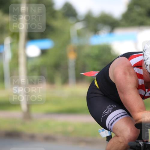 10.08.2025 - GEWOBA Citytriathlon Bremen Yannick Fuchs http://msf.ph/oto/8547220 10.08.2025 12:09:50 Radfahren 586, 607, 628, 688, 697, 703, 732, 830, 849 meine-sportfotos.de