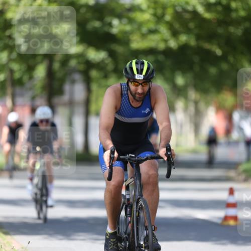 10.08.2025 - GEWOBA Citytriathlon Bremen Yannick Fuchs http://msf.ph/oto/8547222 10.08.2025 13:04:10 Radfahren 574, 576, 605, 625, 640, 685, 697, 760, 769, 786, 946, 960, 963, 1013, 1036 meine-sportfotos.de
