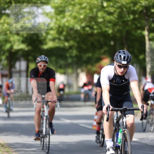 10.08.2025 - GEWOBA Citytriathlon Bremen Yannick Fuchs http://msf.ph/oto/8547233 10.08.2025 12:09:53 Radfahren 586, 607, 628, 688, 697, 703, 732, 830, 849 meine-sportfotos.de