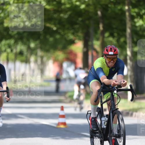 10.08.2025 - GEWOBA Citytriathlon Bremen Yannick Fuchs http://msf.ph/oto/8547235 10.08.2025 13:04:11 Radfahren 576, 605, 625, 640, 685, 697, 760, 769, 786, 946, 960, 963, 1013, 1036 meine-sportfotos.de