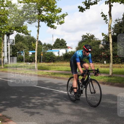 10.08.2025 - GEWOBA Citytriathlon Bremen Yannick Fuchs http://msf.ph/oto/8547236 10.08.2025 10:52:29 Radfahren 43, 137, 349, 354, 355, 390, 392, 394, 479, 491, 504 meine-sportfotos.de