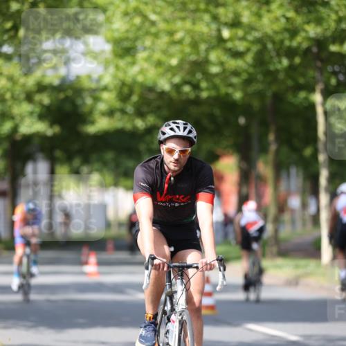 10.08.2025 - GEWOBA Citytriathlon Bremen Yannick Fuchs http://msf.ph/oto/8547237 10.08.2025 12:09:54 Radfahren 586, 607, 628, 688, 697, 703, 732, 830, 849 meine-sportfotos.de