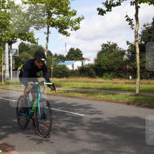 10.08.2025 - GEWOBA Citytriathlon Bremen Yannick Fuchs http://msf.ph/oto/8547240 10.08.2025 10:52:29 Radfahren 43, 137, 349, 354, 355, 390, 392, 394, 479, 491, 504 meine-sportfotos.de