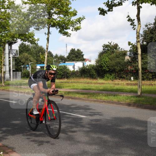 10.08.2025 - GEWOBA Citytriathlon Bremen Yannick Fuchs http://msf.ph/oto/8547247 10.08.2025 10:52:38 Radfahren 21, 43, 354, 355, 491, 504 meine-sportfotos.de