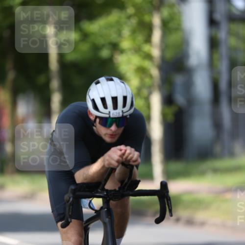 10.08.2025 - GEWOBA Citytriathlon Bremen Yannick Fuchs http://msf.ph/oto/8547265 10.08.2025 12:09:57 Radfahren 586, 607, 628, 688, 697, 732, 830, 849 meine-sportfotos.de