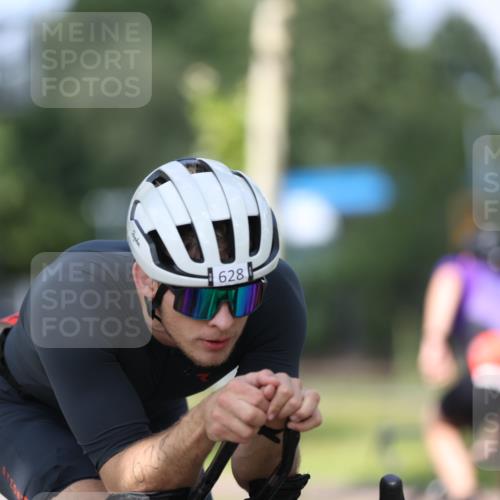 10.08.2025 - GEWOBA Citytriathlon Bremen Yannick Fuchs http://msf.ph/oto/8547274 10.08.2025 12:09:57 Radfahren 586, 607, 628, 688, 697, 732, 830, 849 meine-sportfotos.de