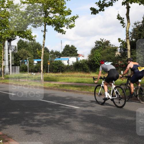 10.08.2025 - GEWOBA Citytriathlon Bremen Yannick Fuchs http://msf.ph/oto/8547275 10.08.2025 10:53:06 Radfahren 29, 225, 358, 379, 380, 382, 400, 413, 448 meine-sportfotos.de
