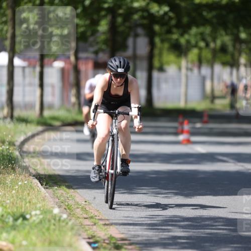 10.08.2025 - GEWOBA Citytriathlon Bremen Yannick Fuchs http://msf.ph/oto/8547276 10.08.2025 13:04:15 Radfahren 576, 605, 625, 640, 674, 697, 760, 769, 786, 799, 946, 960, 963, 1013, 1036 meine-sportfotos.de