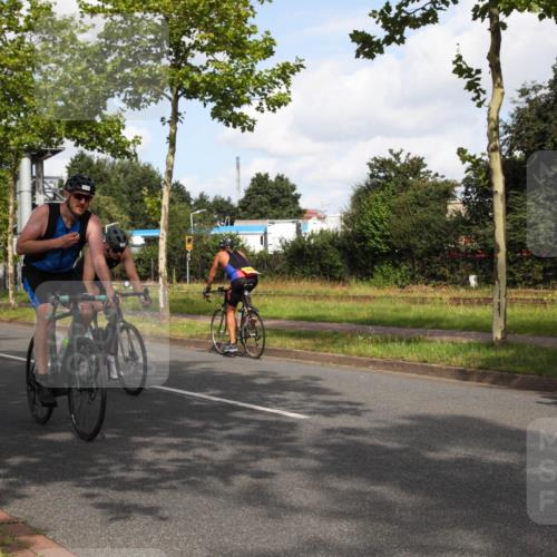 10.08.2025 - GEWOBA Citytriathlon Bremen Yannick Fuchs http://msf.ph/oto/8547286 10.08.2025 10:53:11 Radfahren 29, 225, 350, 358, 379, 380, 382, 404, 413, 448, 502 meine-sportfotos.de