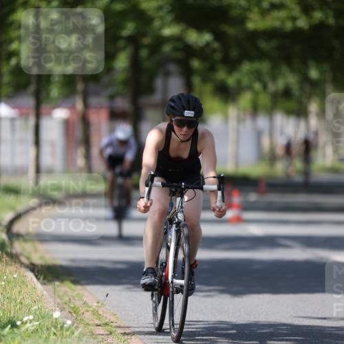 10.08.2025 - GEWOBA Citytriathlon Bremen Yannick Fuchs http://msf.ph/oto/8547287 10.08.2025 13:04:15 Radfahren 576, 605, 625, 640, 674, 697, 760, 769, 786, 799, 946, 960, 963, 1013, 1036 meine-sportfotos.de