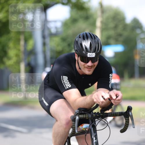 10.08.2025 - GEWOBA Citytriathlon Bremen Yannick Fuchs http://msf.ph/oto/8547289 10.08.2025 12:10:02 Radfahren 586, 607, 628, 688, 732, 830, 849, 1024 meine-sportfotos.de