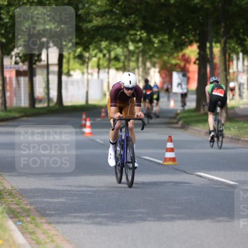 10.08.2025 - GEWOBA Citytriathlon Bremen Yannick Fuchs http://msf.ph/oto/8547293 10.08.2025 12:10:07 Radfahren 607, 628, 732, 830, 1024 meine-sportfotos.de