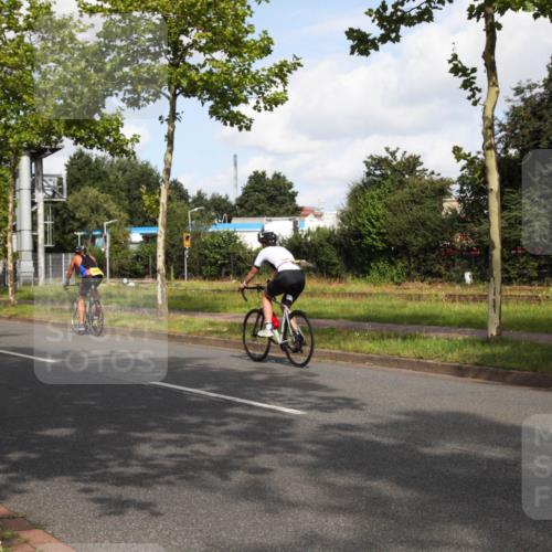 10.08.2025 - GEWOBA Citytriathlon Bremen Yannick Fuchs http://msf.ph/oto/8547294 10.08.2025 10:53:12 Radfahren 29, 225, 350, 358, 379, 380, 382, 404, 448, 502 meine-sportfotos.de